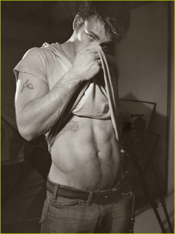 Chris Evans Shirtless and Delicious