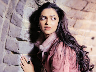 Deepika Padukone Standard Resolution HD Wallpaper 4