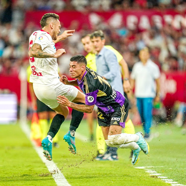 Tremenda entrada de Ocampos sobre Olaza que mereció la tarjeta roja sin que el árbitro así lo considerase y propició la tángana final. SEVILLA F. C. 1 (Rekik⚽) REAL VALLADOLID C. F. 1 (Anuar⚽) 📅Viernes 19/08/2022 ⏰22:00 horas 🏆Campeonato de Liga de 1ª División, jornada 2 🏙️Sevilla, España 🏟️Estadio Ramón Sánchez Pizjuán 👫33.991 espectadores.