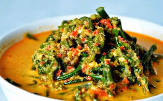 Memasak Gulai daun pakis