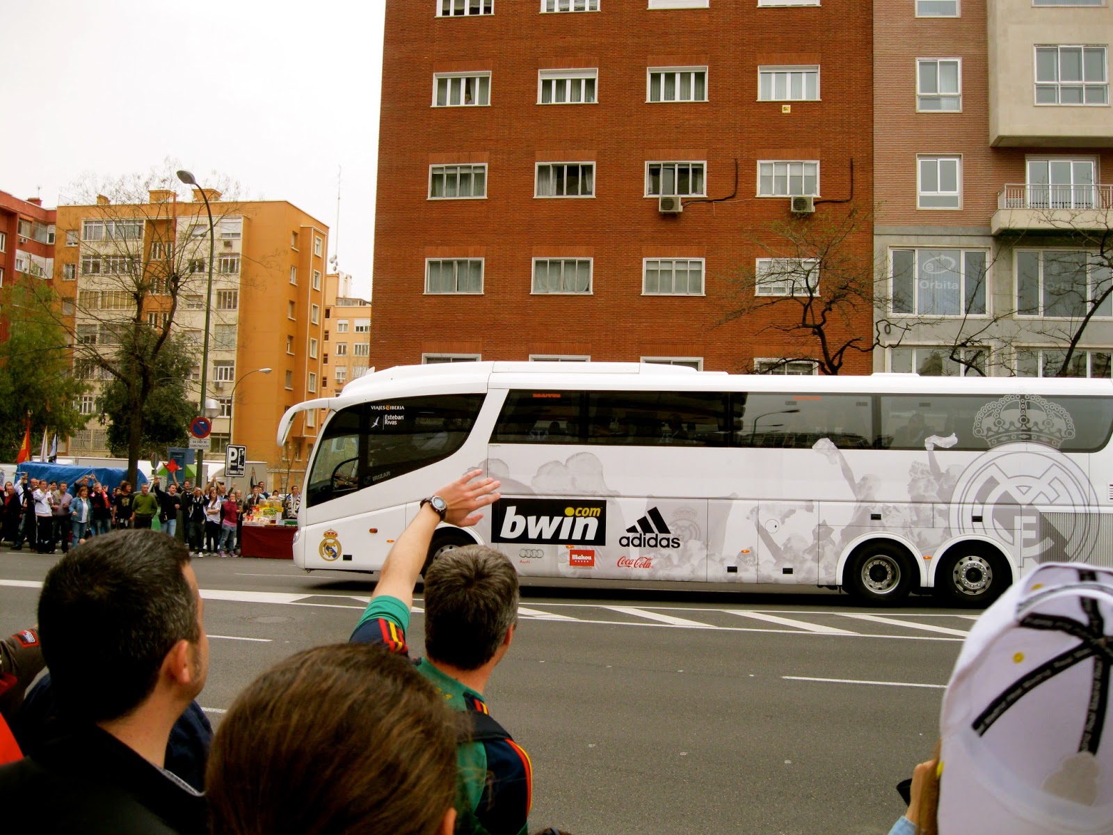 Foto Bus Club Sepak Bola Real Madrid Terbaru KAROSERI INDONESIA