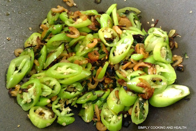 Curry chili being stir fried