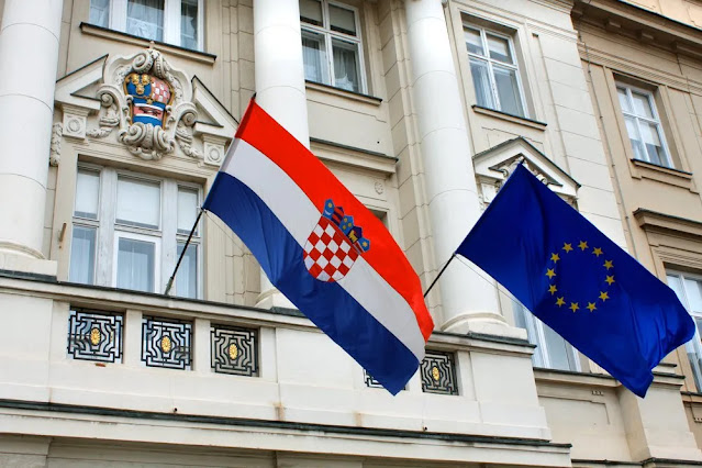 كرواتيا تعلن حصولها على الموافقة لدخول شنغن ورفض طلبي بلغاريا ورومانيا كرواتيا تنضم رسمياً إلى منطقة "شنغن" اعتباراً من مطلع العام المقبل