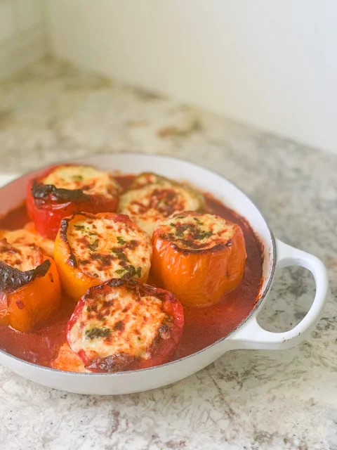 Lasagna Stuffed Peppers are full of rich Italian flavors, such as lean ground beef seasoned with fresh oregano and basil and sauteed in a  marinara sauce.  And layered with a mixture of ricotta, parmesan, and mozzarella cheese ––all packed in sweet and colorful bell pepper.