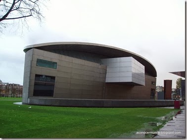 Amsterdam. Museo de Van Gogh. Exterior - PB100655