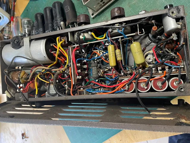 Bell & Howell model 621 amp - gut shot