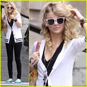Taylor Swift Style on Two Thousand Things    Get Inspired  Taylor Swift Style