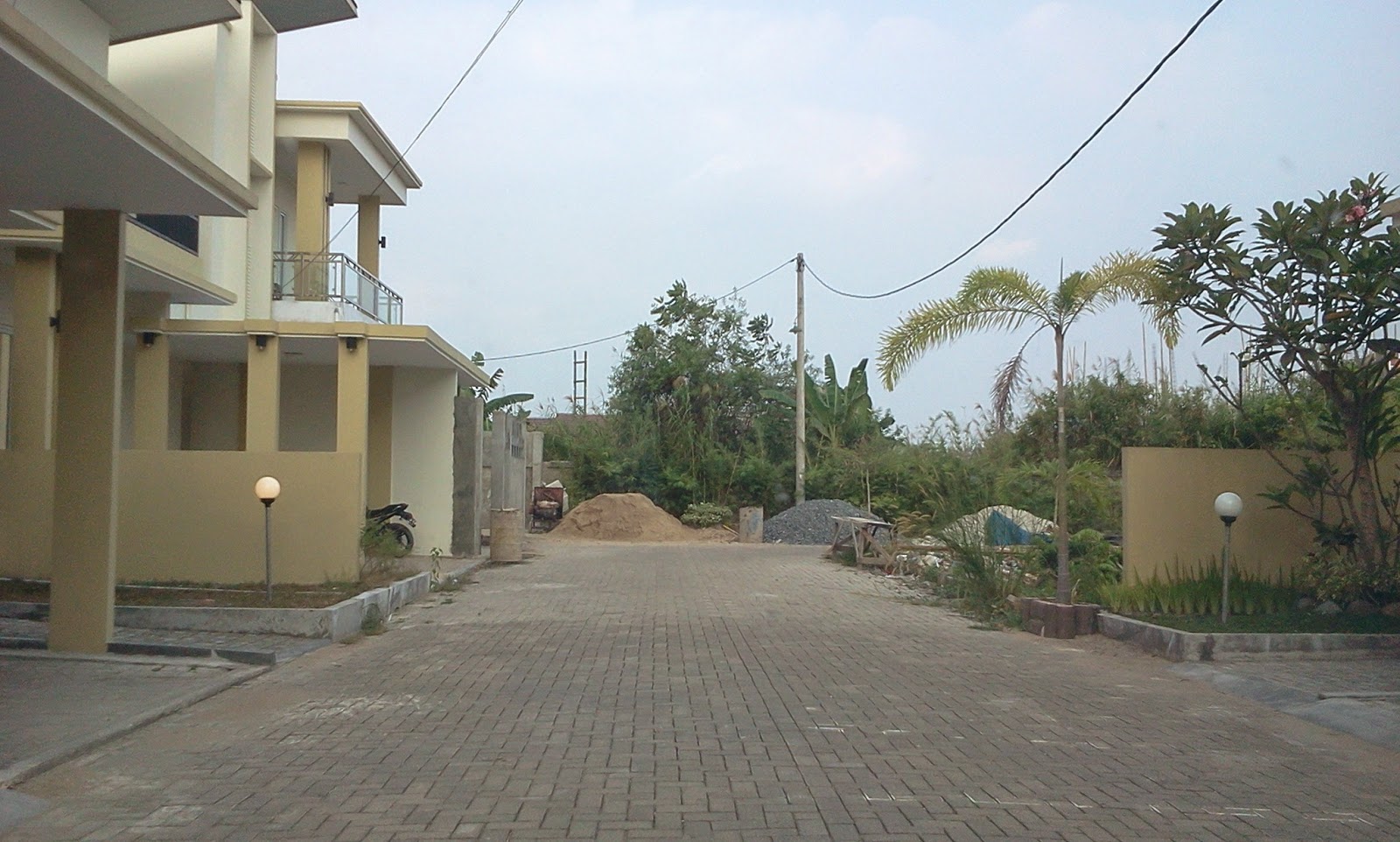 ... RESIDENCE DAN RUKO JL. PRAMUKA (DEPAN KOMP SATELITE) BANJARMASIN