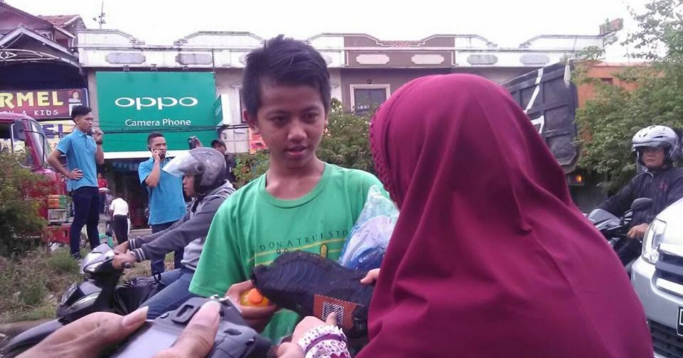 [Kisah Cinta Jelang Aksi 212] Ketika Dosen Lihat Kaki 