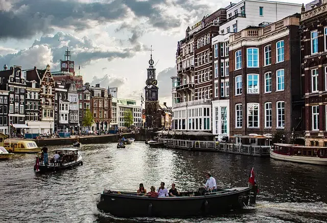 37 feiten over Amsterdam: Ontdek de geschiedenis, cultuur en attracties van de Nederlandse hoofdstad