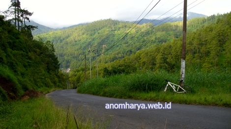 Gowes Paralayang Lewat Songgoriti 1