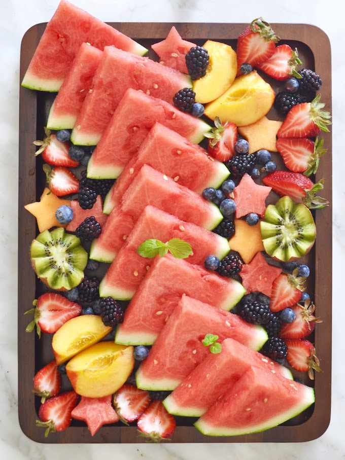 How to Make an Easy and Beautiful Fruit Platter