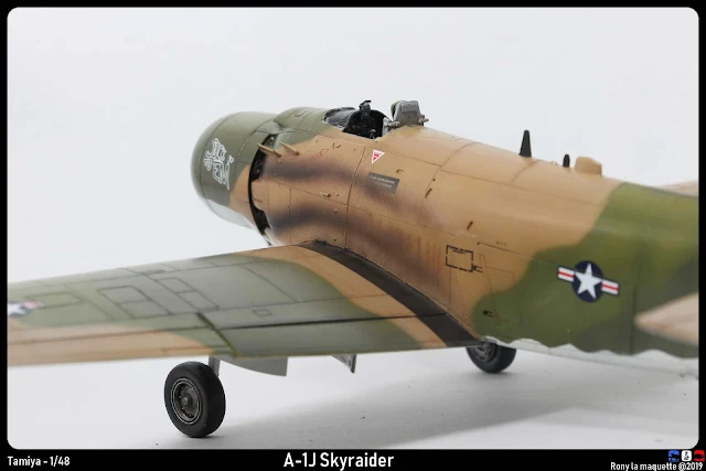 Les traces d'échappement du A-1J Skyraider de Tamiya au 1/48.