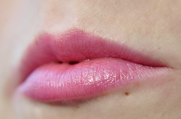 Revlon just bitten kissable balm stains chubby sticks review swatch darling
