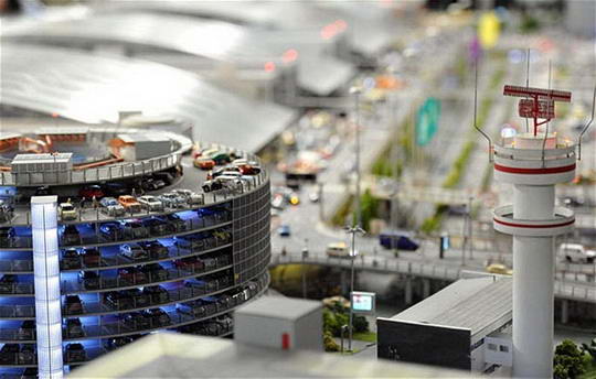 pocongggg.blogspot.com - MINIATUR BANDARA TERBESAR DI DUNIA