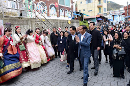 Kunjungi Desa Budaya Gamcheon di Busan, Presiden Jokowi: Bisa Jadi Inspirasi