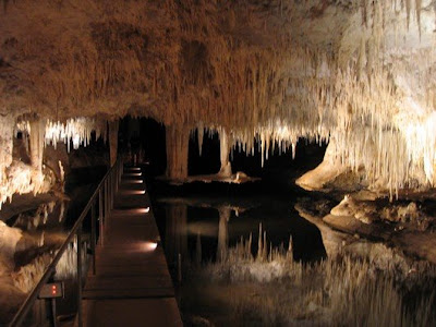 Beautiful Underground Lakes Around the world