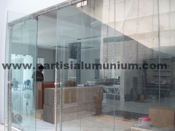 Partisi Aluminium kaca partisi kaca frameless kanopi 