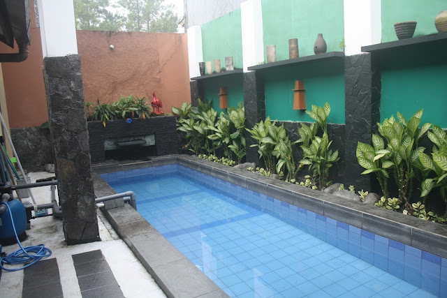 Contoh Kolam Renang Minimalis Belakang Rumah