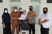 Polres Batu Bara Bersama Dapur Umum KSJ Beri Nasi Kotak Untuk Pasien Covid-19  di Rumah Sakit