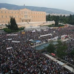 Πέφτει η Κυβέρνηση και αναητέι σανίδα σωτηρίας...