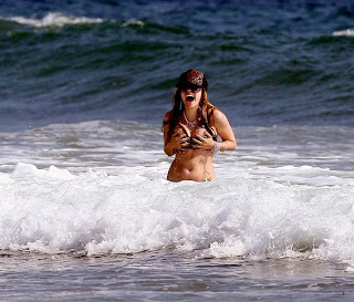 Avril Lavigne Pictures in BIKINI Beach Candids, Malibu,