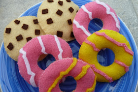 Felt party rings and cookies