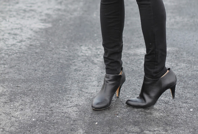 vince, camuto, vive, booties