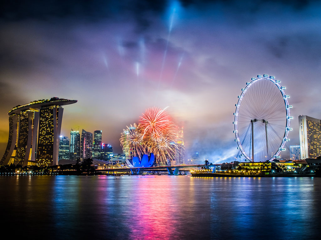  Foto Foto Pemandangan Kota Singapura di Malam Hari