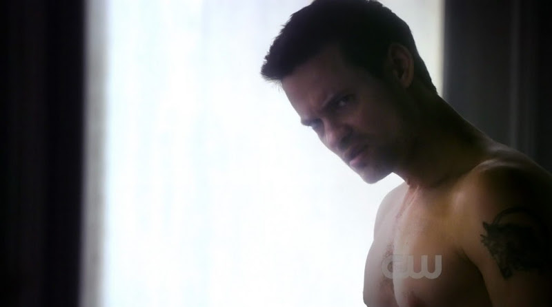 Shane West Shirtless on Nikita s1e18