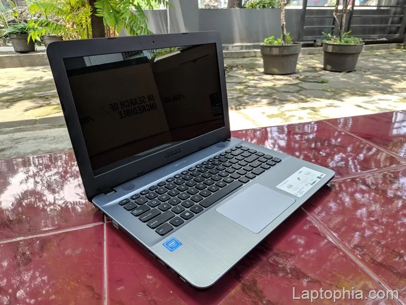 Desain Asus X441MA