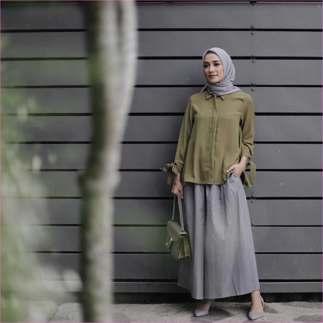 35 Trend Outfit Rok Untuk Hijabers Ala Selebgram 2020 