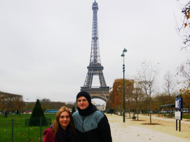 couple paris france eiffel tower