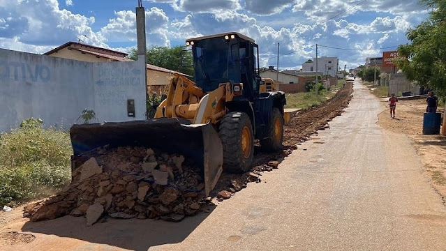Paramirim/BA: Prefeitura inicia obras de pavimentação asfáltica em várias ruas da cidade