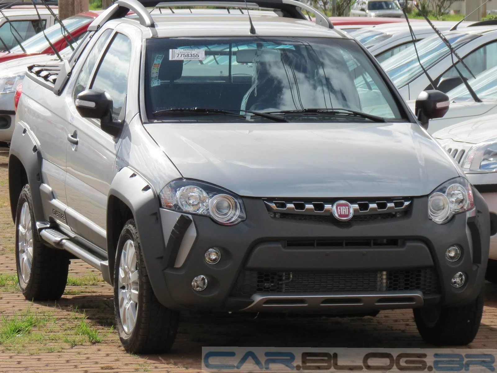 Fiat Strada - comercial leve mais vendido do Brasil em 2014
