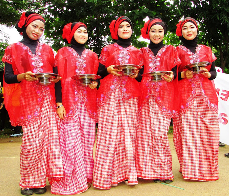  Baju  Bodo Pakaian  Adat  Sulawesi  Selatan  Makassar 