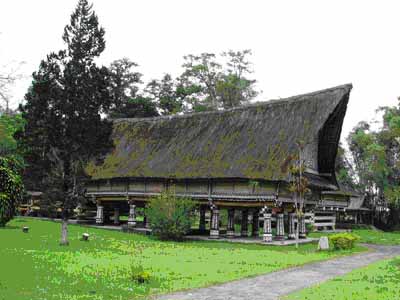 Rumah Adat Tradisional Indonesia