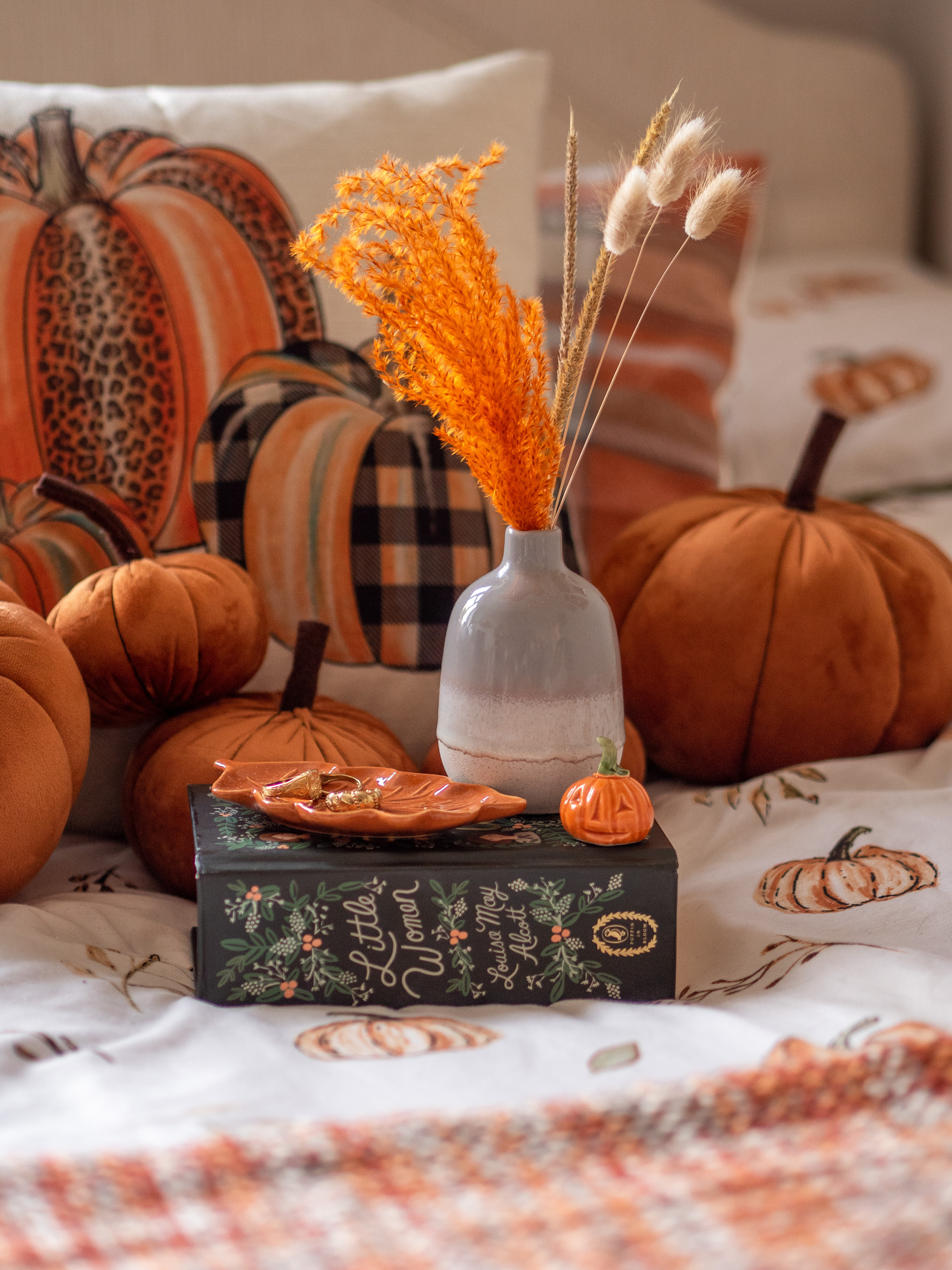 Autumnal Bedroom Decor | Katie Kirk Loves