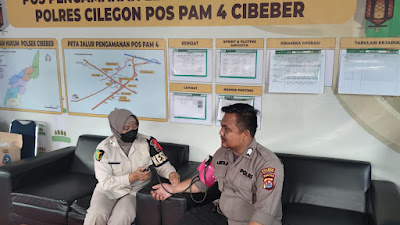 Dokkes Polres Cilegon Polda Banten Patroli Kesehatan di Pos Pam 4 Cibeber