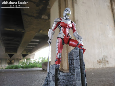 Ultra-Act x S.H.Figuarts Ultraman Suit 7.2 y Bemular - Tamashii Nations