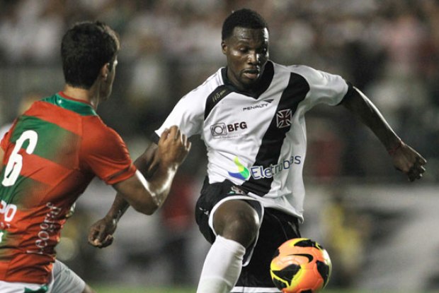 De uniforme novo, Vasco estreia com vitória no Brasileiro