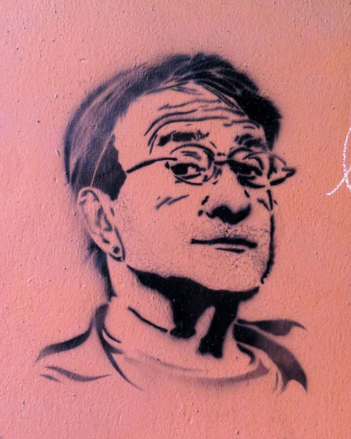 Lucio Dalla stencil, Piazza de Celestini, Bologna