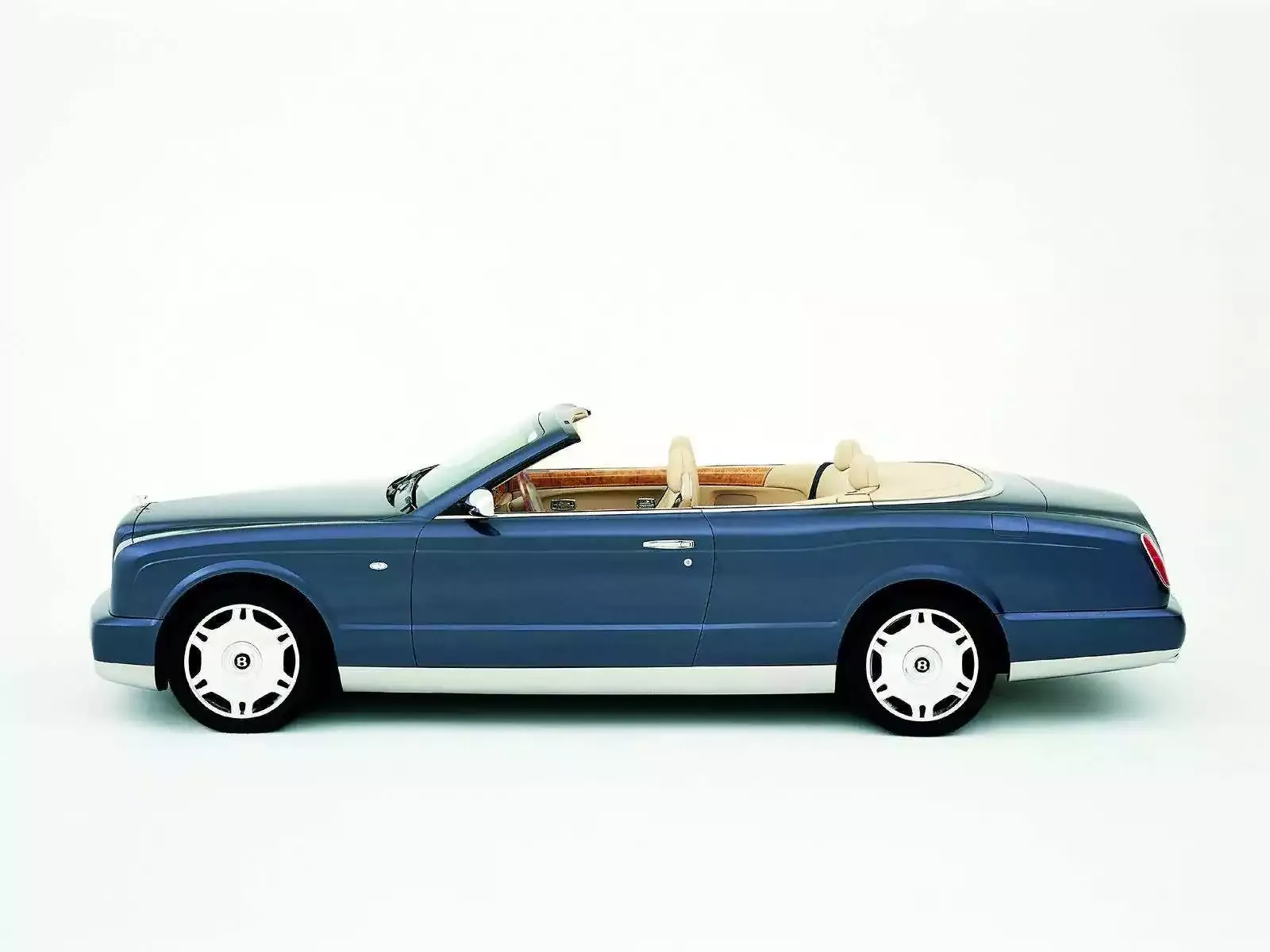 Hình ảnh xe ô tô Bentley Arnage Drophead Coupe 2005 & nội ngoại thất