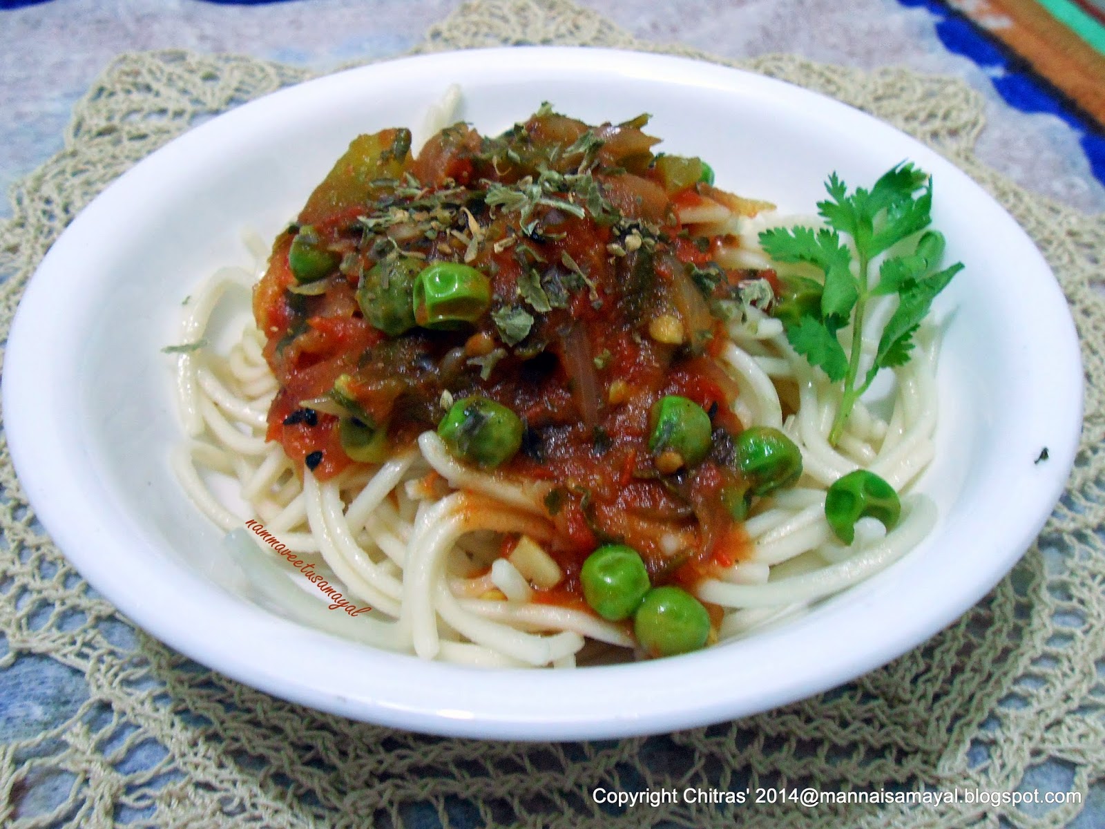 noodles with tomato sauce