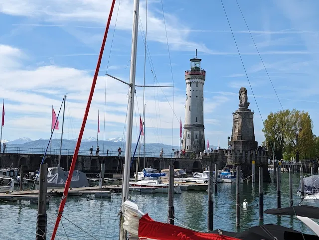 Lighthouse and lion sculpture in Lindau harbour on Lake Constance