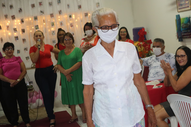 No dia dedicado aos avós INSPS realiza "Chá dos Avós" em Caraúbas