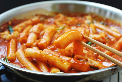 tteokbokki, jajanan kaki lima di Myeongdong