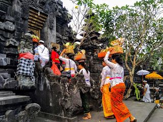 Pura, Goa Lawah, Bali, sembahyang Hindu