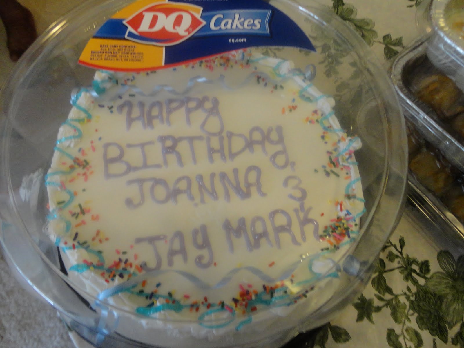 cool birthday cakes for teenage girls Dairy Queen's ICE CREAM CAKE! I like it! ^^