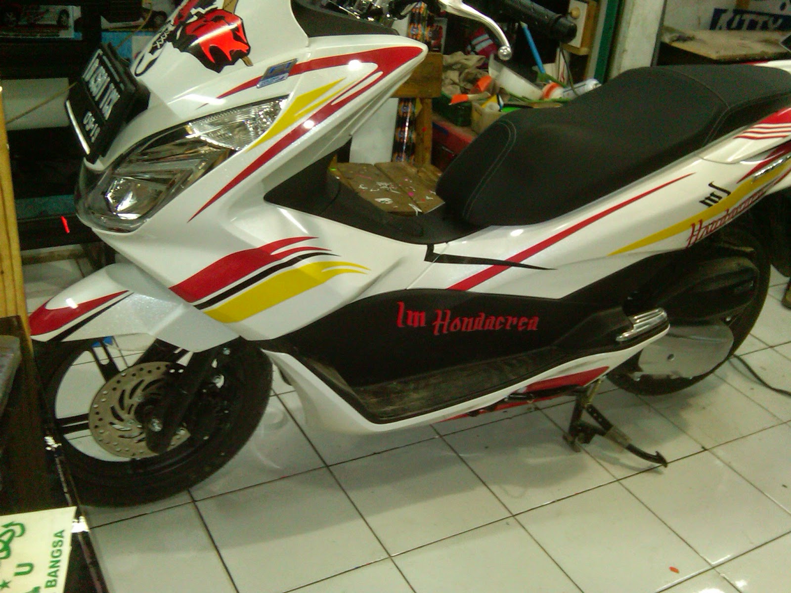 Top Modifikasi Stiker Honda Pcx Sobotomotif